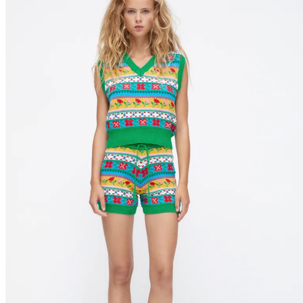 Zara Green Floral Jacquard Crochet Knit Shorts
